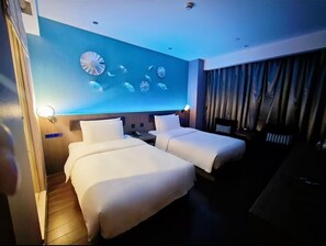 Quarto duplo superior | Cofres nos quartos, cortinas blackout, ferros/tábuas de passar roupa