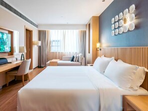 Business tweepersoonskamer | Een kluis op de kamer, verduisterende gordijnen