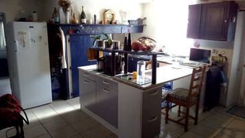 Micro-ondes, four, plaque de cuisson, lave-vaisselle