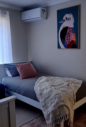 Room - Bush meets beach. A nature seascape awaits in magnificent Myalup. Ocean front! (Myalup)