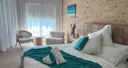 Escape to our seaside retreat, Family friendly,ocean views, and pristine beaches