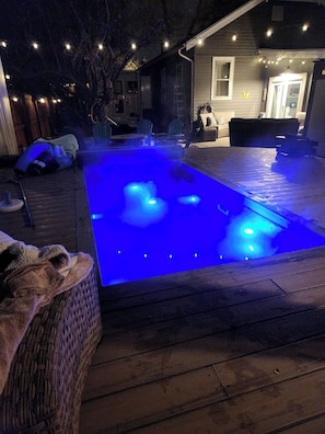 Ulkouima-allas, lämmitetty uima-allas