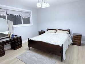 WiFi, bed sheets