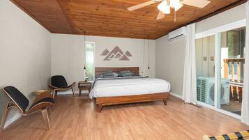 Iron/ironing board, Internet, bed sheets