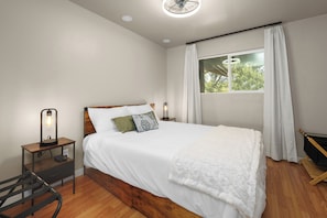 5 soverom, strykejern/-brett, internettilgang og sengetøy