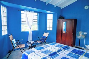 1 chambre, fer et planche à repasser, Wi-Fi gratuit, draps fournis