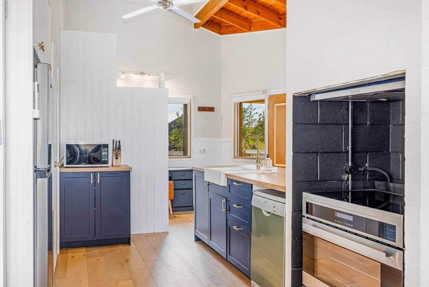 冰箱、微波炉、烤箱、炉灶