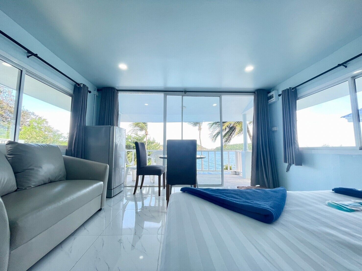 豪華雙人房 | 書桌、免費無線上網