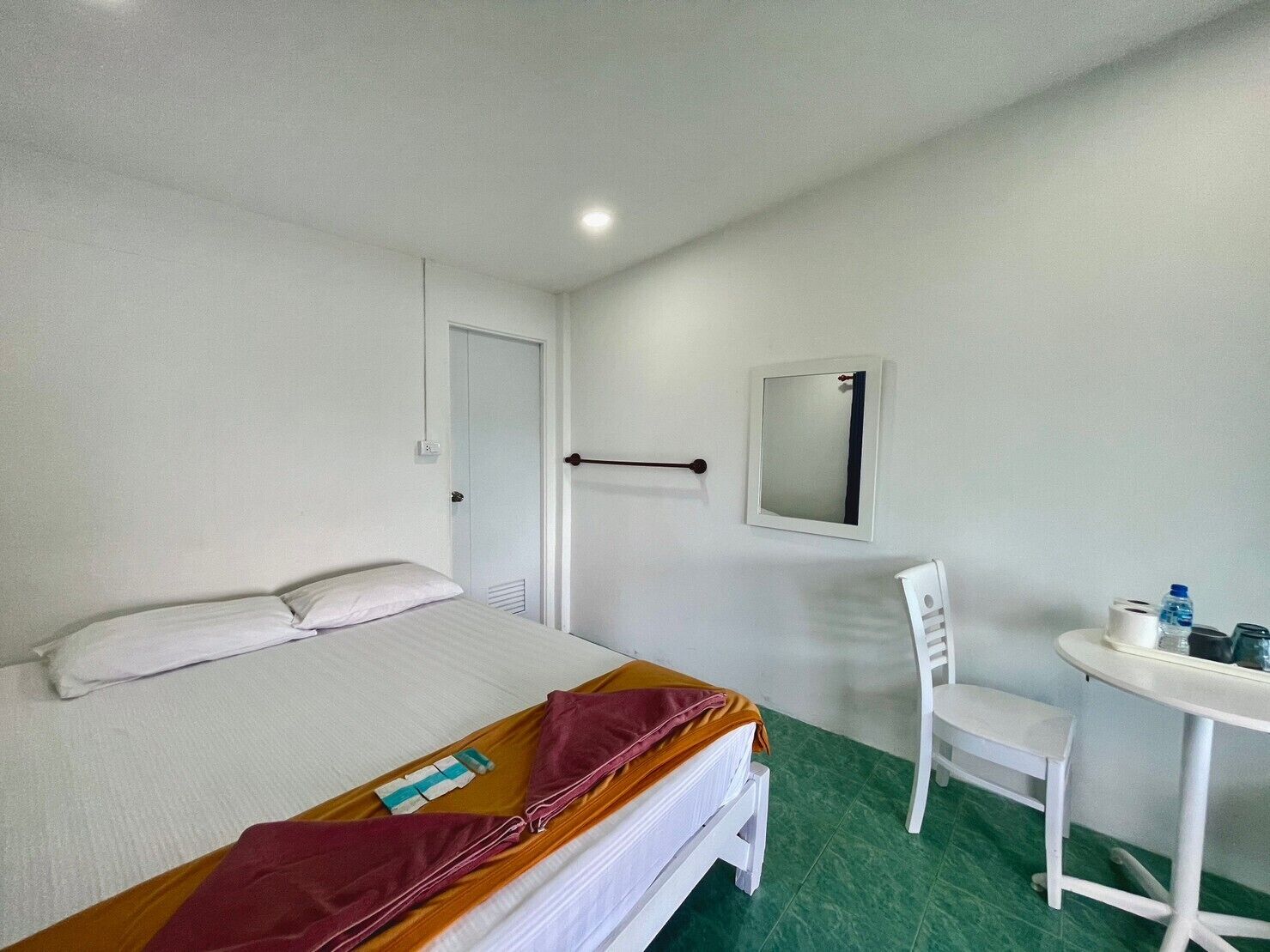 標準雙人房 | 書桌、免費無線上網