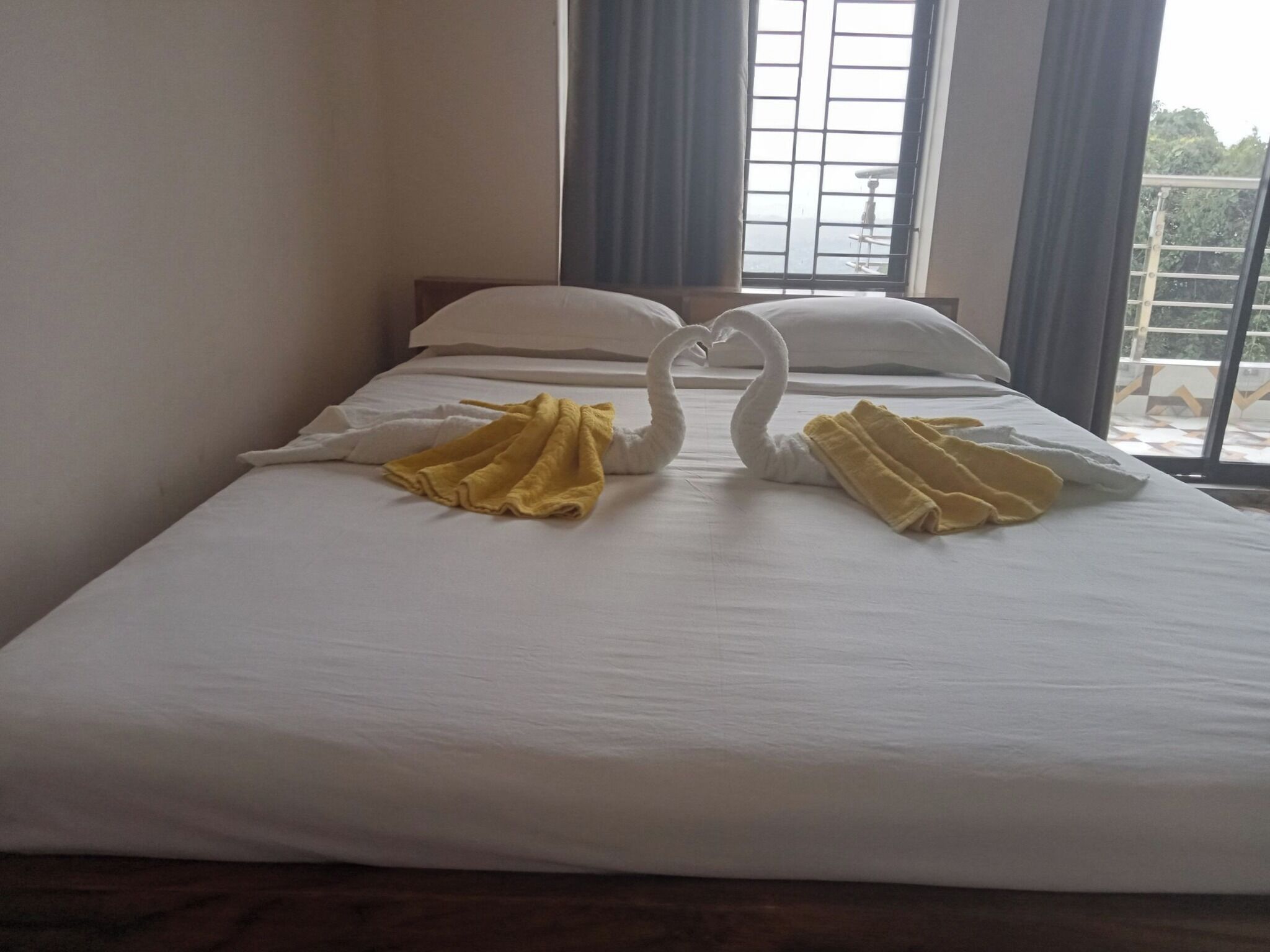 Deluxe dubbelrum - balkong - utsikt mot bergen