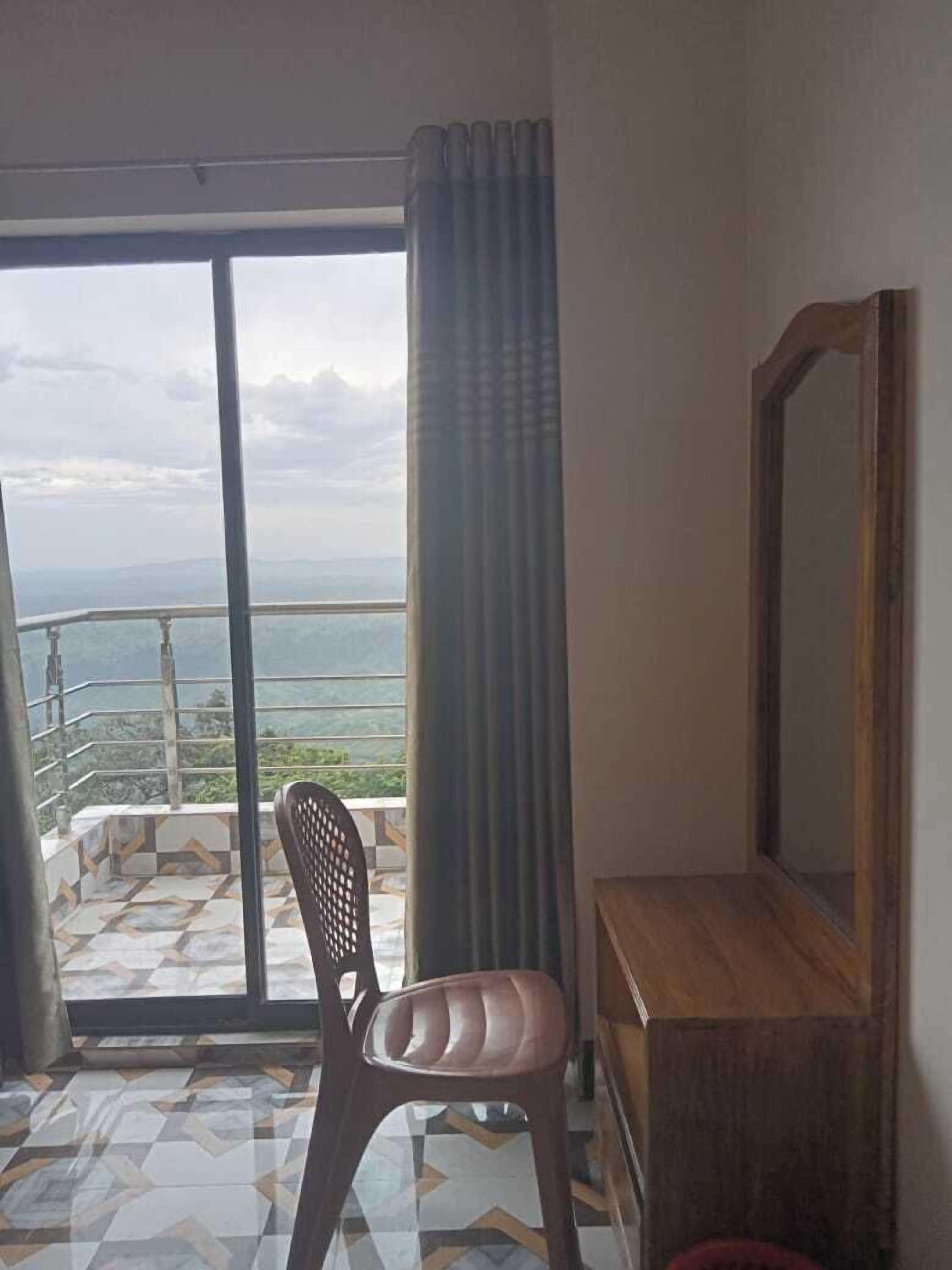 Phòng đôi Deluxe, ban công, quang cảnh núi