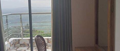 Deluxe Double Room, Balcony, Mountain View