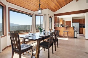 Unclassified image, 5 of 41, button - Bass Lake/Yosemite/Creek/Hot tub/VIEWS (Oakhurst)