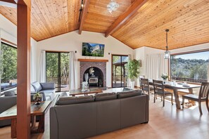 Unclassified image, 2 of 41, button - Bass Lake/Yosemite/Creek/Hot tub/VIEWS (Oakhurst)