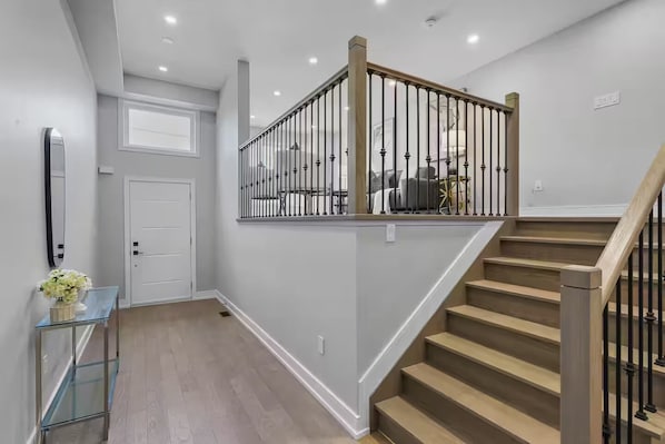 Interior - Brand new home (Oshawa)