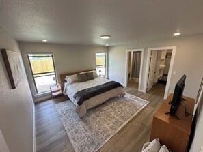 3 bedrooms, iron/ironing board, travel cot, free WiFi - Fantastic NEW 3-bedroom house with AC in Lubbock!  Ten minutes from Texas Tech! (lubbock)