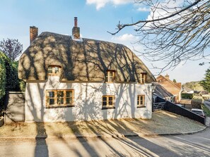 Exterior - 4 bedroom accommodation in Frogham, Fordingbridge (Frogham, Fordingbridge)