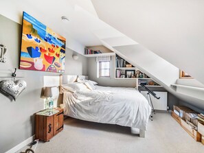 4 bedrooms, free WiFi