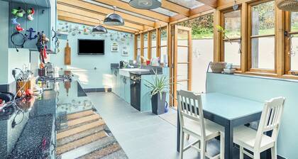 4 bedroom accommodation in Frogham, Fordingbridge