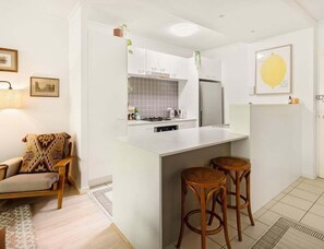 Fridge, microwave, oven, stovetop - Luxury 2BR Retreat + Workspace in Teneriffe (Brisbane)
