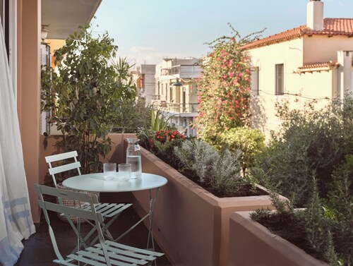 Melpomeni House