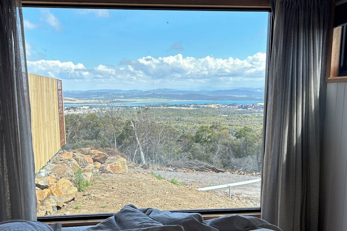 Deluxe-Studio, 1 King-Bett, Flussblick | Verdunkelungsvorhänge, Bügeleisen/Bügelbrett, Reisekinderbett