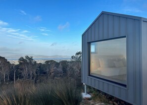 Verdunkelungsvorhänge, Bügeleisen/Bügelbrett, Reisekinderbett