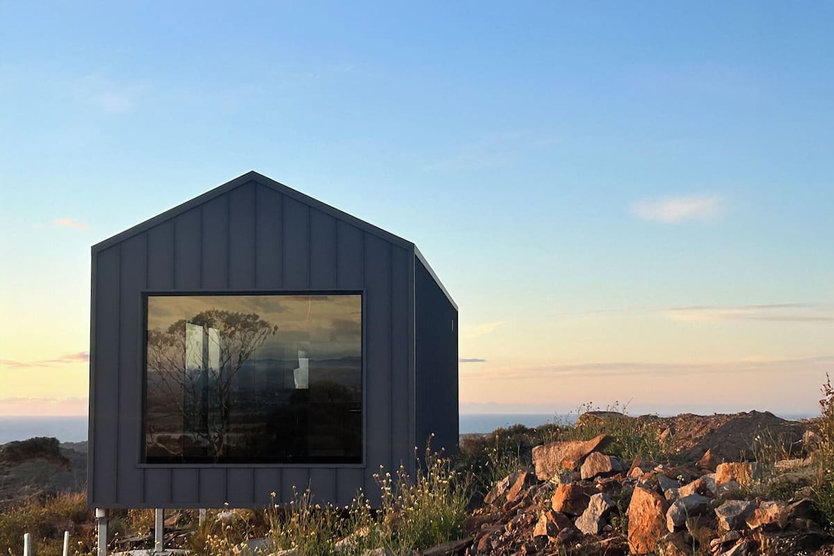 Studio Deluxe, 1 très grand lit, vue fleuve | Coffres-forts dans les chambres, lit parapluie, Wi-Fi gratuit