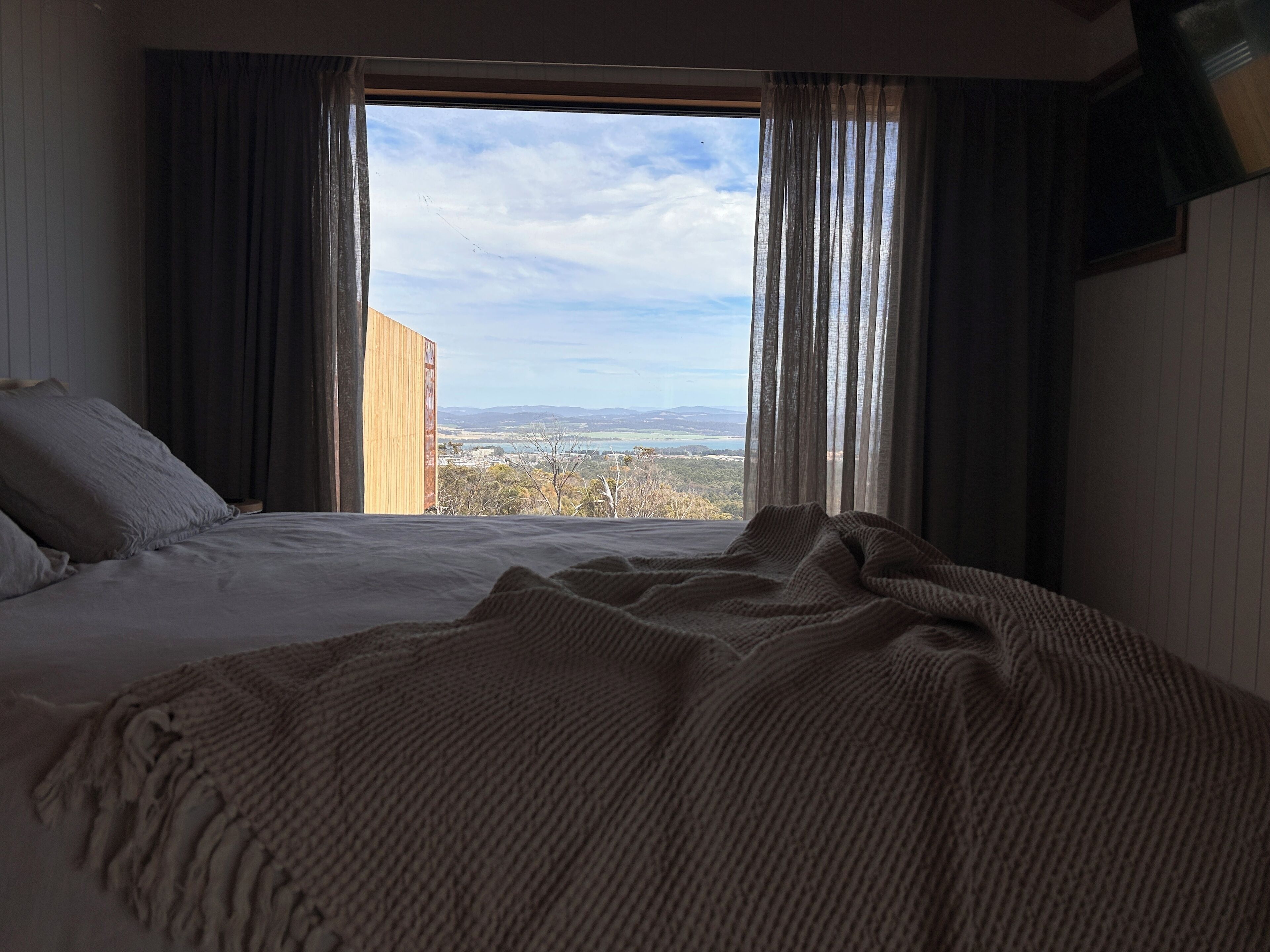 Deluxe studio, 1 kingsize bed, uitzicht op rivier | Luxe beddengoed, donzen dekbedden, pillowtop-bedden