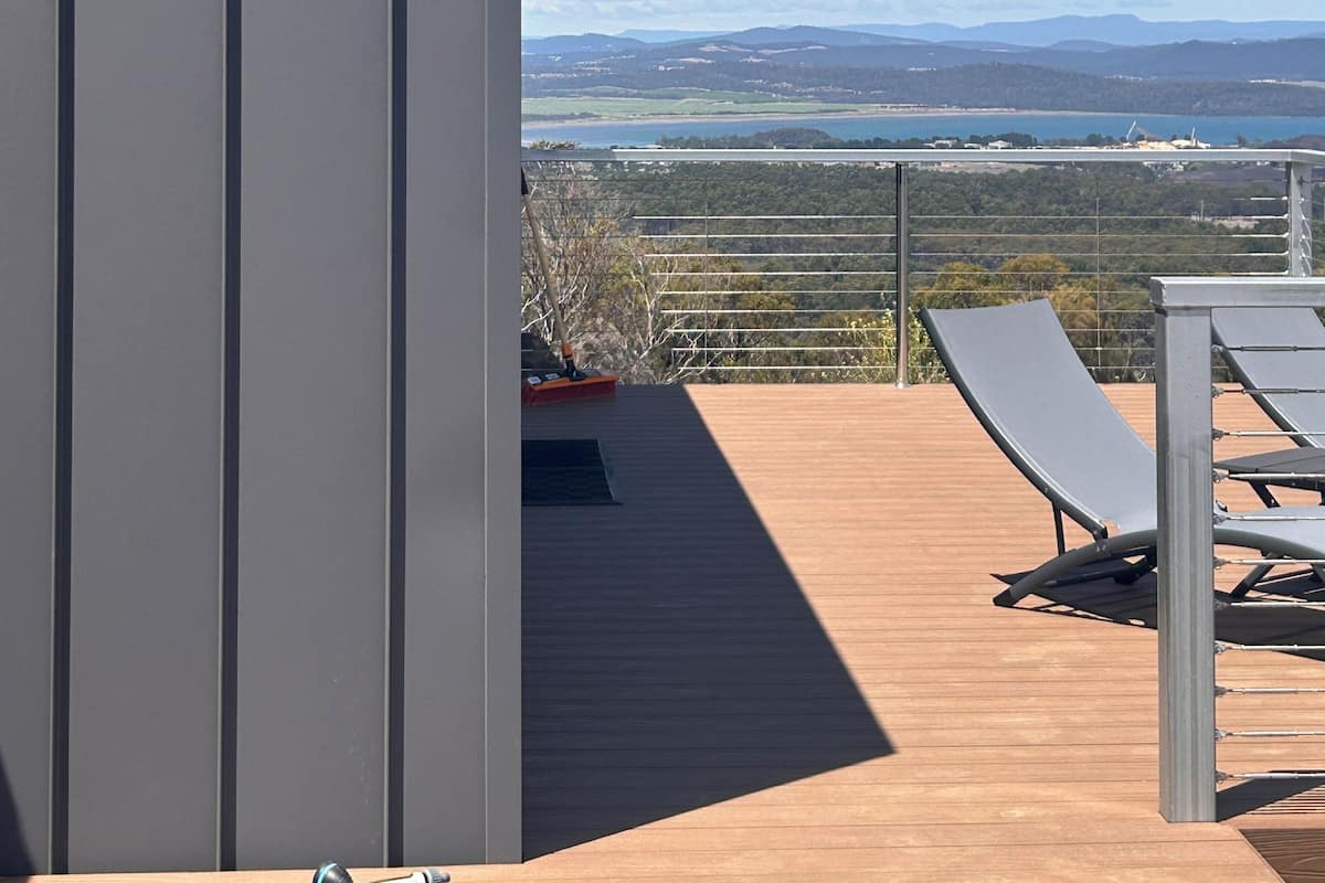 Premium bedding, down comforters, pillowtop beds, free minibar items