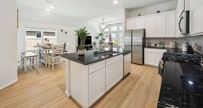 Friendswood Luxe Stay-2025 New 4-Bedroom House, Near Mall, Sam’s,I-45,Everything