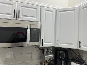 Mikrobølgeovn og kokeplater