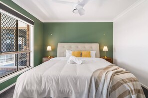 Iron/ironing board, WiFi, bed sheets