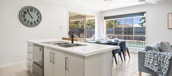 Cozy Family Home near Shops & Transport | W/ Pool