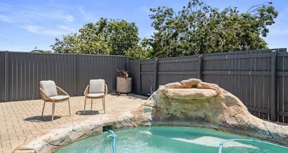 Cozy Family Home near Shops & Transport | W/ Pool