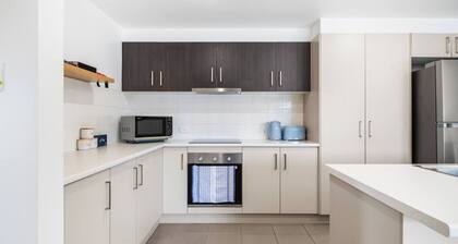 Cozy Family Home near Shops & Transport | W/ Pool