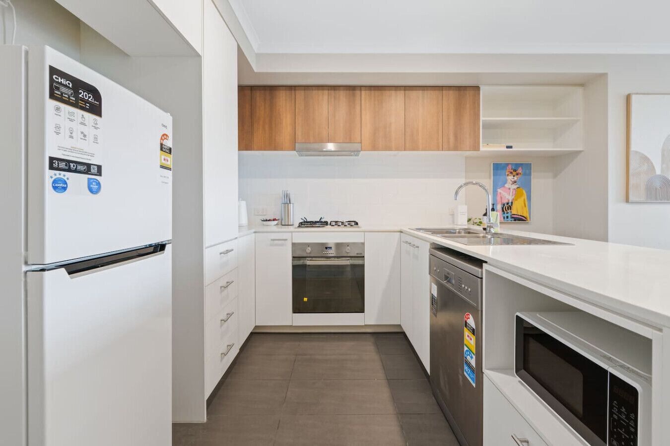 Kühlschrank, Mikrowelle, Ofen, Herdplatte