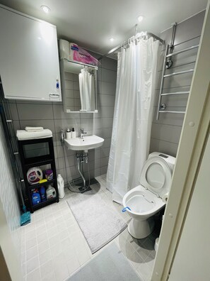 Håndklær, såpe og toalettpapir