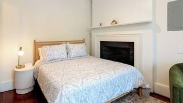 1 habitación, tabla de planchar con plancha, wifi y ropa de cama