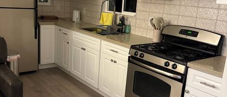 Microwave, stovetop, dishwasher