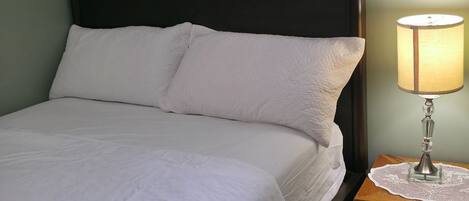 2 habitaciones, tabla de planchar con plancha, wifi y ropa de cama