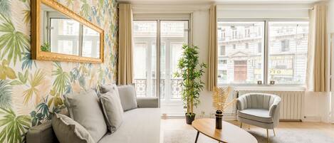 Apartment, City View | Living area | 32-inch Smart TV with cable channels, Netflix, streaming services