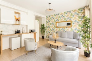 公寓, 城市景观 | 私人厨房 | 冰箱、微波炉、炉灶、厨具/餐具