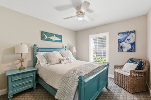 4 bedrooms, iron/ironing board, WiFi, bed sheets