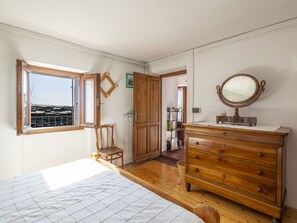 2 habitaciones, cuna de viaje, wifi gratis y ropa de cama