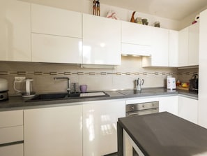 Oven, dishwasher, high chair