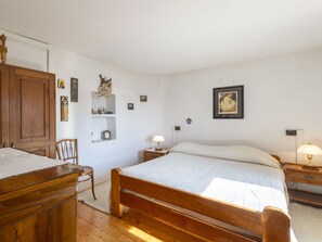 2 habitaciones, cuna de viaje, wifi gratis y ropa de cama 