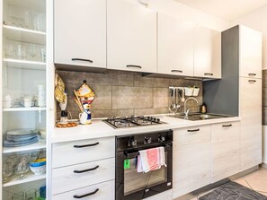 Mikroaaltouuni, uuni, astianpesukone