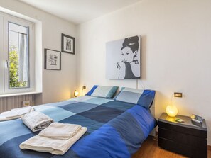 2 bedrooms, travel crib, free WiFi