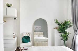 3 bedrooms, iron/ironing board, Internet, bed sheets